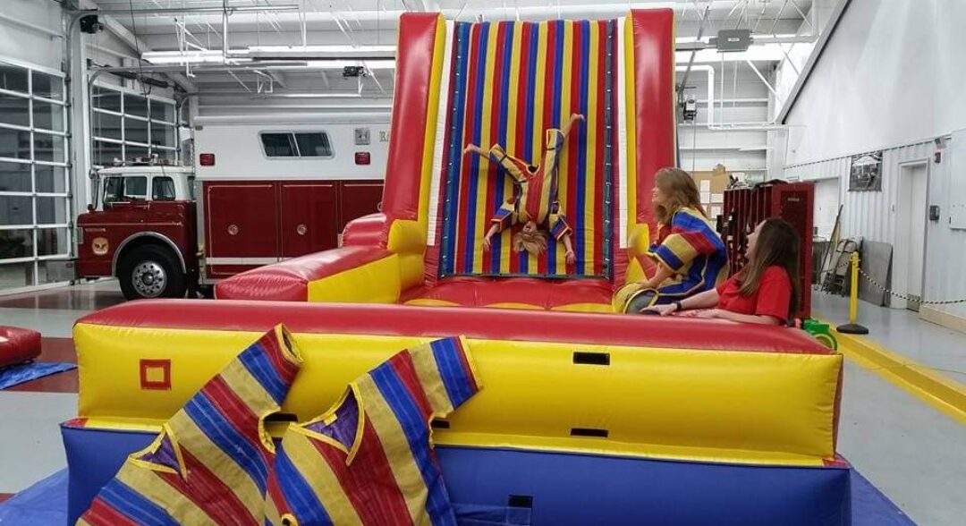 Velcro Wall – Facade Theme Party